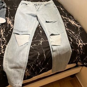BRAND NEW- NEVER WORN SHEIN BOYFRIEND JEANS WIDE BOTTOM